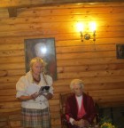 A. Širvinskienė (Ansė) su laureate D. Trijonyte Juščiene