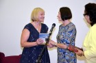 A.Širvinskienę sveikina Kupiškio literatės
